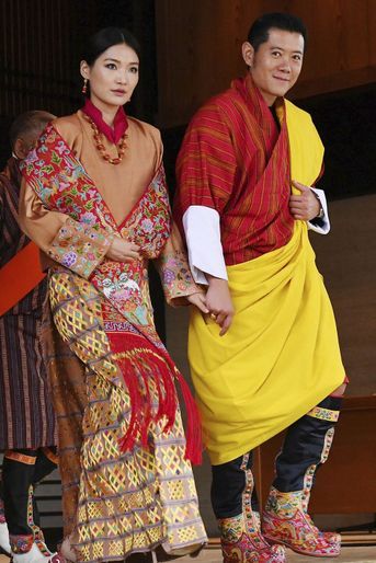 Le roi du Bhoutan Jigme Khesar Namgyel Wangchuck et son épouse la reine Jestsun Pema à Tokyo, le 22 octobre 2019