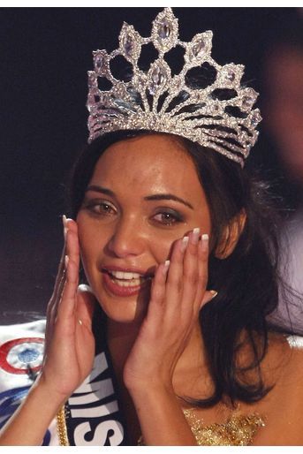 Valérie Bègue est sacrée Miss France 2008 à Dunkerque le 8 décembre 2007