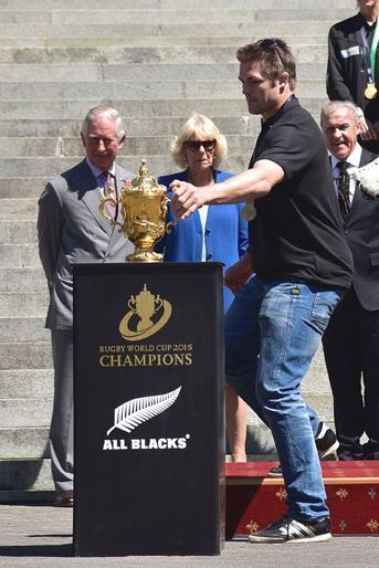Le prince Charles et Camilla avec Richie McCaw à Wellington, le 5 novembre 2015