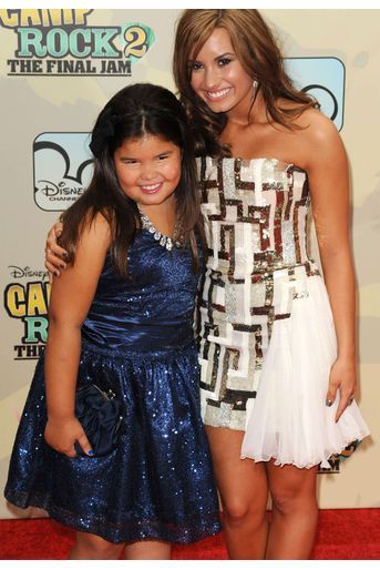 Madison De La Garza avec sa soeur Demi Lovato en 2010