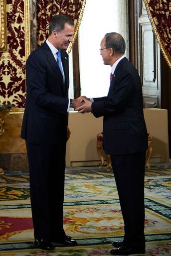 Le roi Felipe VI d&#039;Espagne avec Ban Ki-moon au Palais royal à Madrid, le 29 octobre 2015