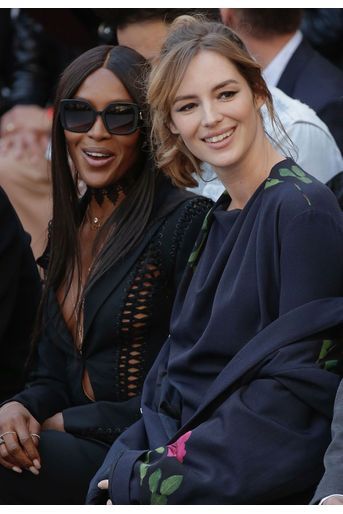 Naomi Campbell et Louise Bourgoin, enceinte de son deuxième enfant, au défilé L&#039;Oréal samedi à Paris 