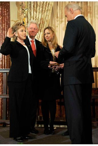 A la prestation de serment d’Hillary en tant que secrétaire d’Etat, en février 2009