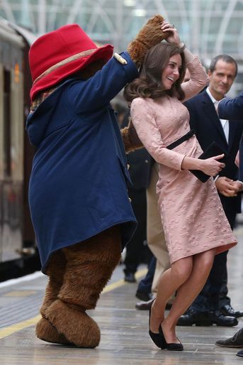 Kate Middleton Enceinte Danse Avec L’ours Paddington   20