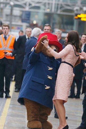 Kate Middleton Enceinte Danse Avec L’ours Paddington   24