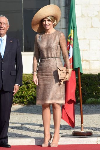 La reine Maxima des Pays-Bas dans une robe Natan à Lisbonne, le 10 octobre 2017