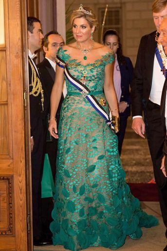 La reine Maxima des Pays-Bas dans une robe Jan Taminiau à Lisbonne, le 10 octobre 2017