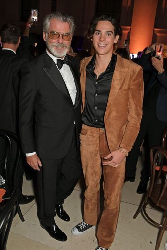 Pierce Brosnan et son fils Paris au défilé &quot;Fashion For Relief&quot; à Londres le 14 septembre 2019