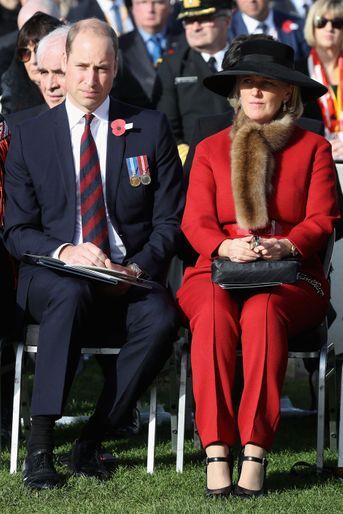 Le prince William d&#039;Angleterre et la princesse Astrid de Belgique au cimetière militaire de Tyne Cot, le 12 octobre 2017