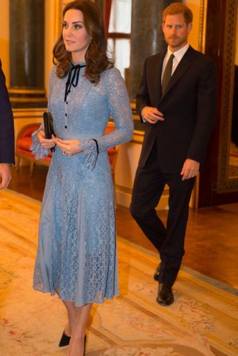 Kate Middleton De Retour, Mais Toujours Souffrante    11