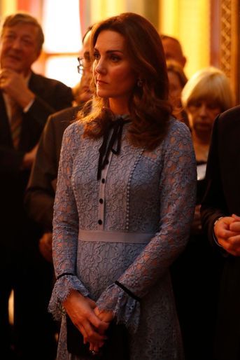 Kate Middleton De Retour, Mais Toujours Souffrante    2