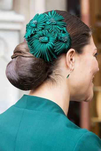 Détail de la coiffure de la princesse Victoria de Suède à Uppsala, le 3 octobre 2017