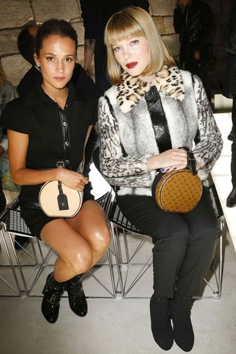Alicia Vikander et Léa Seydoux au défilé Louis Vuitton à Paris