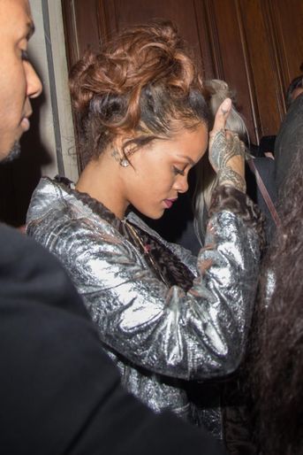 Rihanna près de "L'Arc"