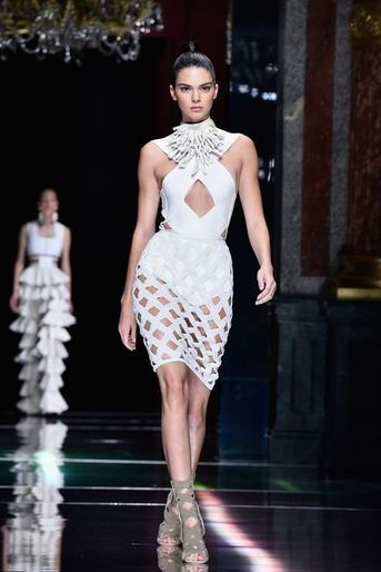 Balmain fait le plein de super models pour la Fashion week de Paris: Kendall Jenner
