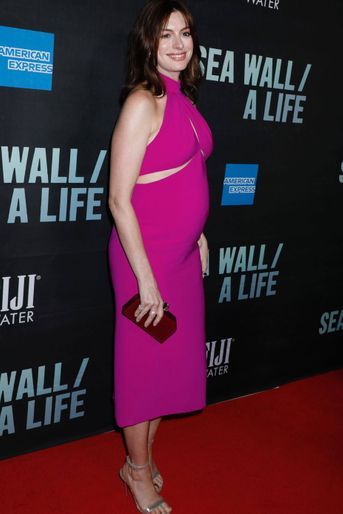Anne Hathaway à la première de la pièce Broadway «Sea Wall / A Life» à New York le 8 août 2019