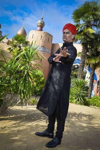 Franck Dubosc devient Jafar le temps d&#039;une journée à Disneyland Paris pour Halloween