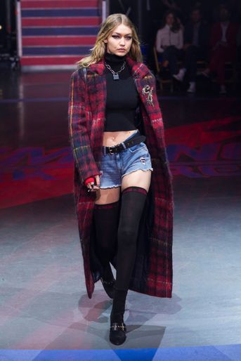 Gigi Hadid au défilé Tommy Hilfiger à la Fashion Week de Londres, le 19 septembre 2017.