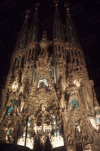 « La Sagrada Familia est une gigantesque dent cariée pleine de possibilités. », Salvador Dali dans Paris Match n°1055, 26 juillet 1969