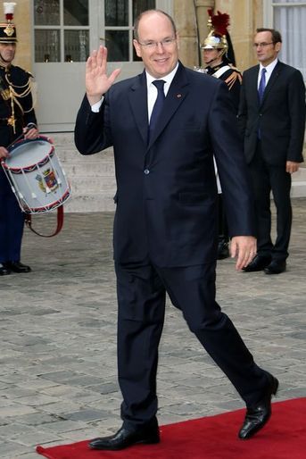 Le prince Albert II de Monaco à l'hôtel de Matignon à Paris, le 19 septembre 2015
