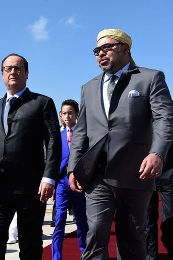 Le prince Moulay El Hassan avec le roi Mohammed VI du Maroc et le président François Hollande à Tanger, le 19 septembre 2015