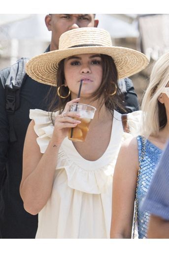 Selena Gomez à Capri avec des amies le 23 juillet 2019