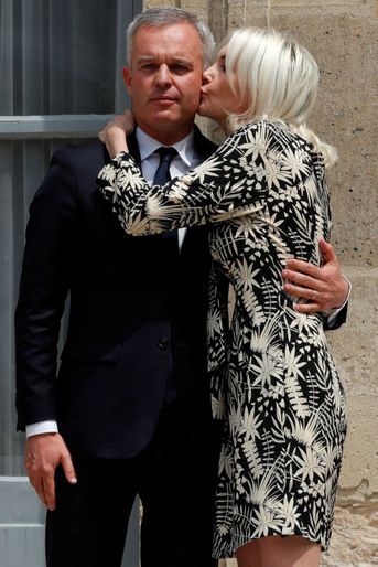 François de Rugy et son épouse Séverine, mercredi lors de la passation de pouvoir. 