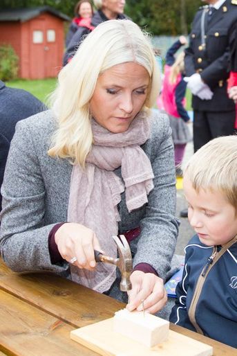La princesse Mette-Marit et le prince Haakon de Norvège à Nannestad, le 16 septembre 2015
