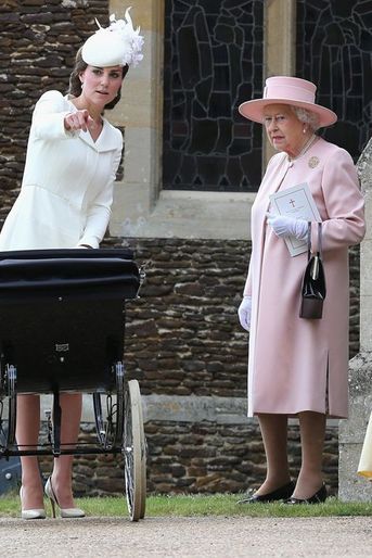 La reine Elizabeth II, le 5 juillet 2015