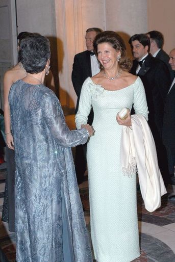 La reine Silvia de Suède au château de Versailles, le 2 décembre 2002