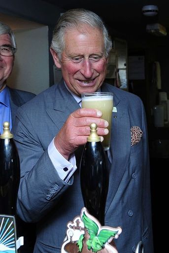 Le prince Charles dans un pub à Hudswell près de Richmond, le 10 septembre 2015
