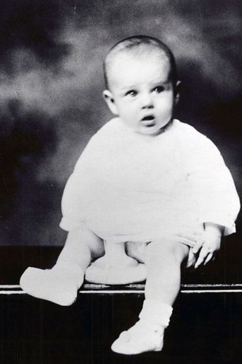 James Dean bébé, image extraite de &quot;L&#039;HISTOIRE DE JAMES DEAN ; THE JAMES DEAN STORY&quot; (1957)