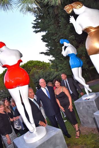Le prince Albert II de Monaco avec l&#039;artiste Marina à Roquebrune Cap-Martin, le 7 septembre 2015