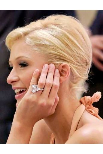 Paris Hilton  (par Paris Latsis): 24 carats, 4,5 millions de dollars