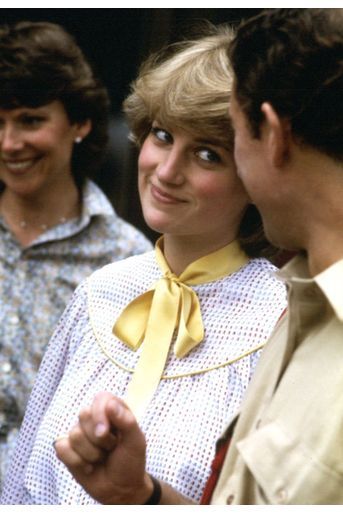 Diana et son fiancé Charles, en visite dans le Cheshire, cinq jours avant le mariage, le 24 juillet 1981.