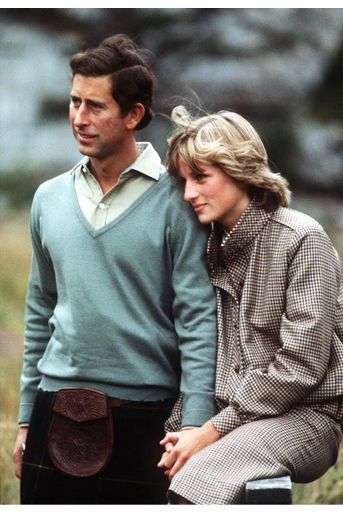 La princesse Diana et le prince Charles, lors de leur lune de miel à Balmoral, en août 1981.