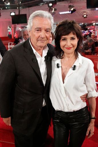 Pierre Arditi et Evelyne Bouix lors de l’enregistrement de «Vivement Dimanche» le 2 septembre 2015.