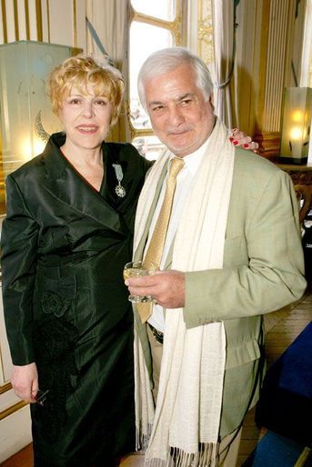 Sylvie Joly et Jean-Claude Brialy à sa remise de l&#039;insigne de Chevalier des Arts et des Lettres, en juin 2006