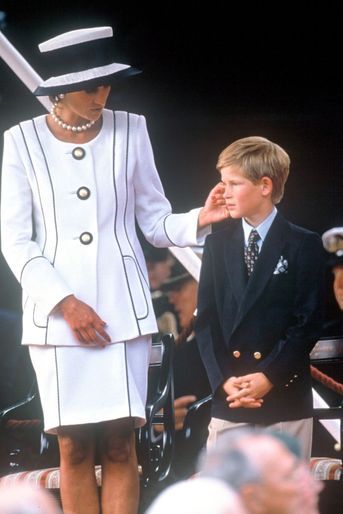 Lady Diana avec le prince Harry le 19 août 1995