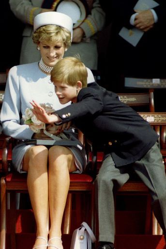 Lady Diana avec le prince Harry le 7 mai 1995