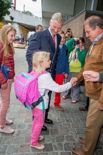Le roi Philippe de Belgique avec Elisabeth, Eleonore et Gabriel à Bruxelles, le 1er septembre 2015