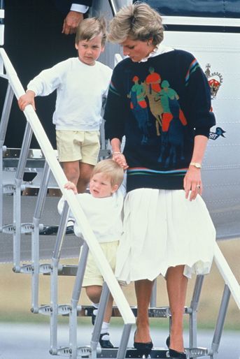 Lady Diana, avec les princes William et Harry, le 20 août 1986