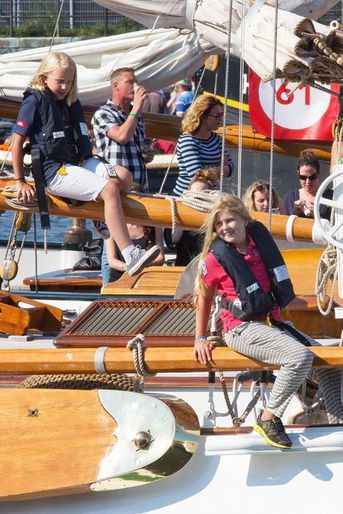 La princesse Catharina-Amalia des Pays-Bas avec sa cousine Luana au Sail Amsterdam, le 22 août 2015