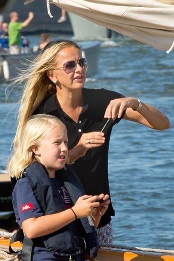 La princesse Mabel et sa fille Luana au Sail Amsterdam, le 22 août 2015