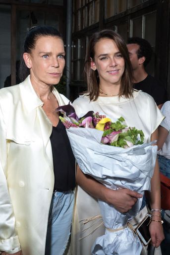 Pauline Ducruet et sa mère Stéphanie de Monaco au défilé Alter à Paris le 18 juin 2019.