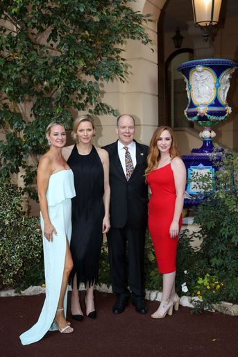 La princesse Charlène et le prince Albert II de Monaco avec Sharon Case et Camryn Grimes, à Monaco le 16 juin 2019