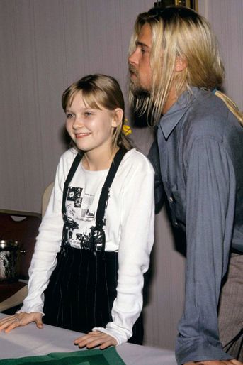 Kirsten Dunst avec Brad Pitt en 1994.