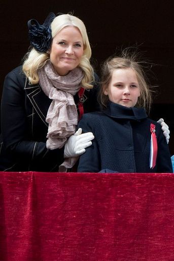 La princesse Mette-Marit de Norvège et la princesse Ingrid-Alexandra, le 17 mai 2015
