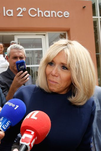 Brigitte Macron visite une école de la 2e chance à Marseillle, vendredi. 