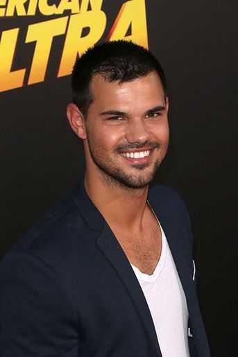 Taylor Lautner à Los Angeles le 18 août 2015